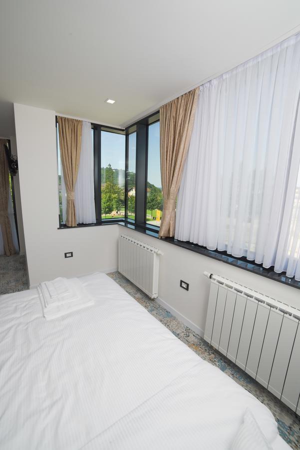 Motel Grand فليكا كلادوشا المظهر الخارجي الصورة